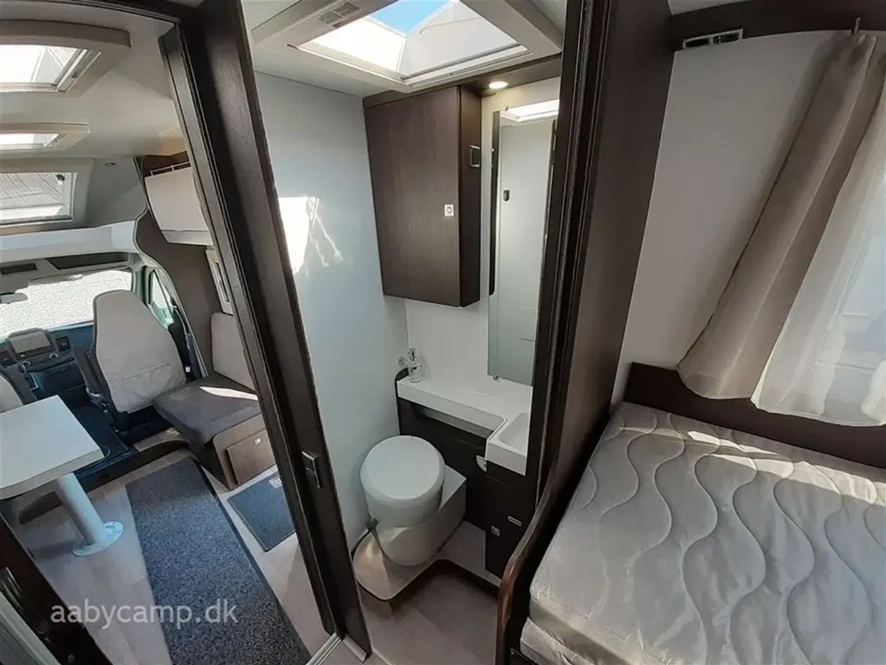 Billede 16 - 2021 - Benimar Tessoro T468   Bæmærk uden sænkeseng! Nk pakke. Automatgear. varme på spildevandstanken. solceller. Anhængertræk.