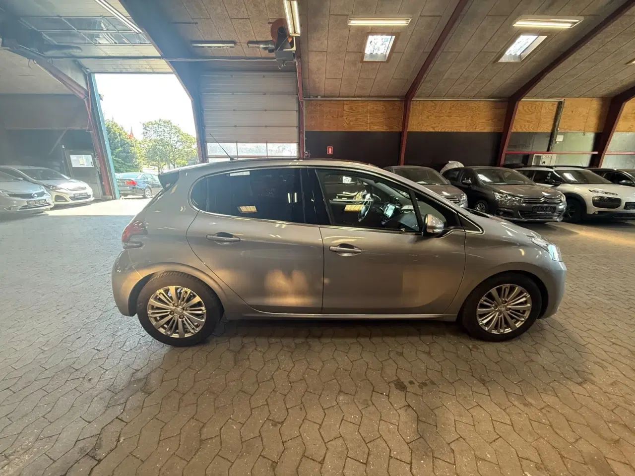 Billede 4 - Peugeot 208 1,5 BlueHDi 100 Allure Sky