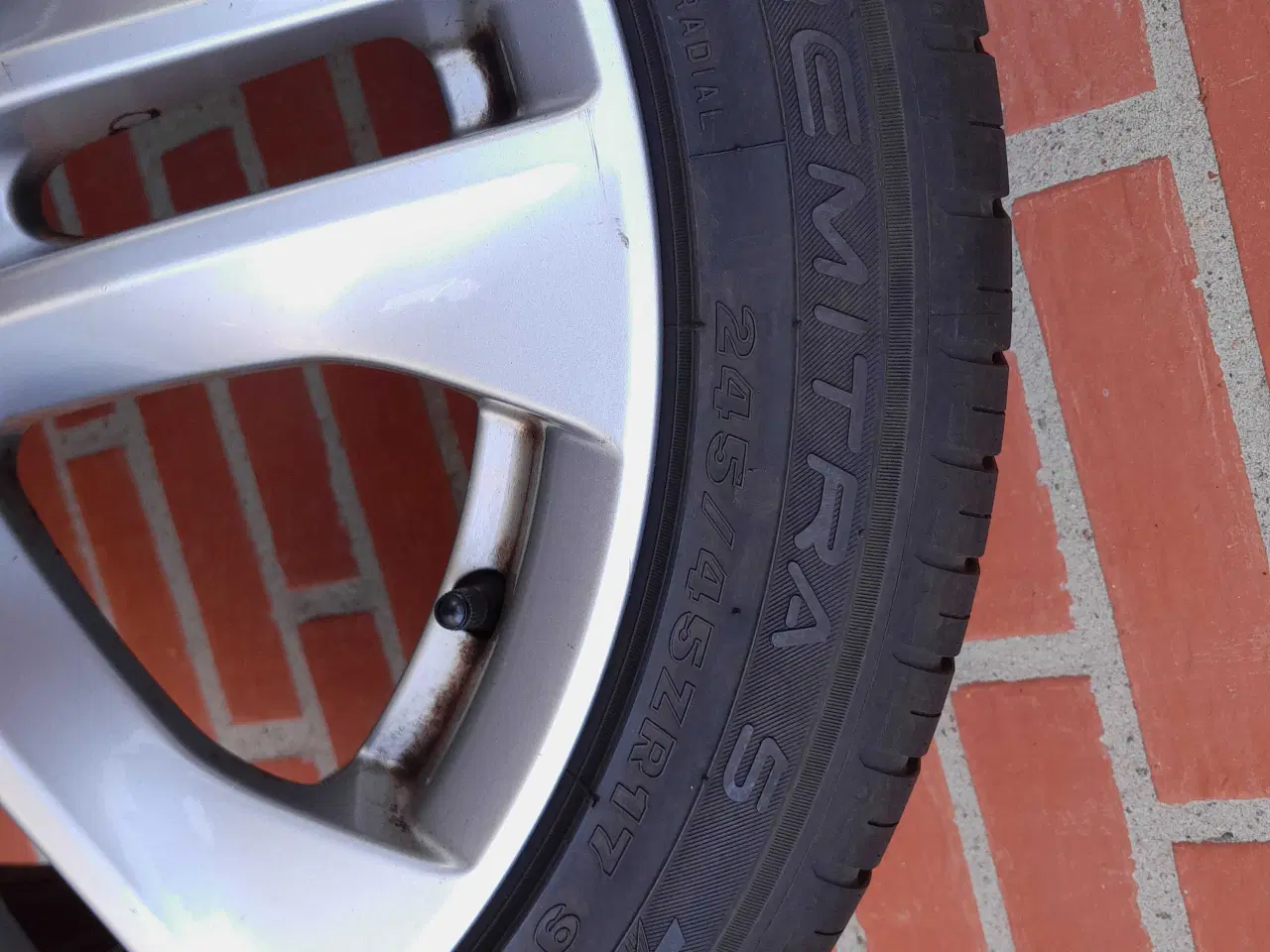 Billede 1 - Sommerdæk 245 45 17  99w