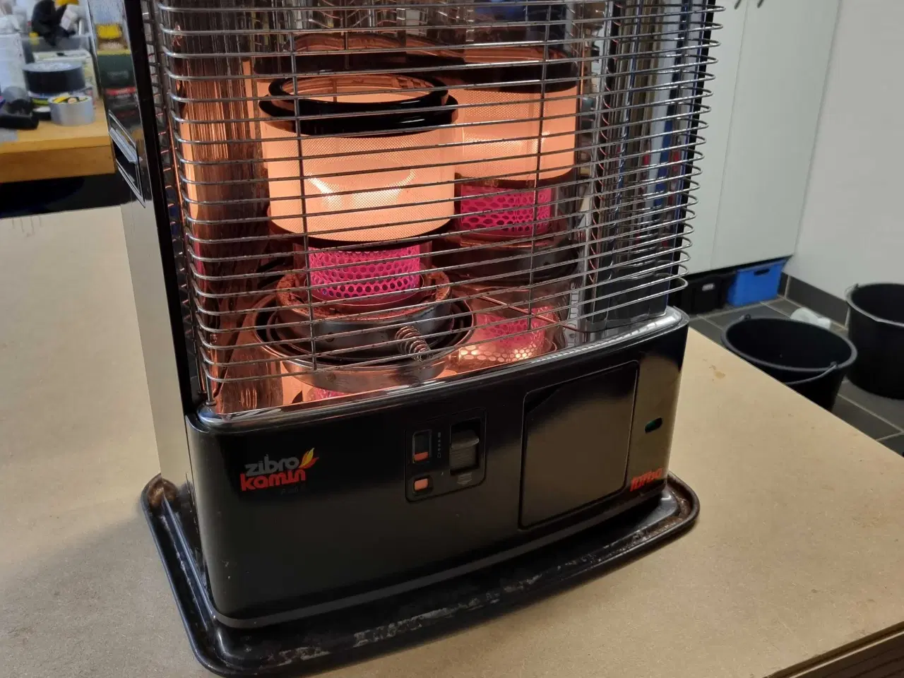 Billede 1 - Petroleumskamin