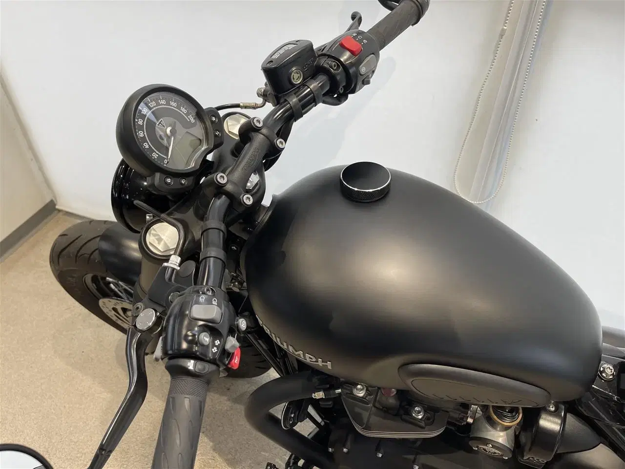 Billede 21 - Triumph Bonneville Bobber Black