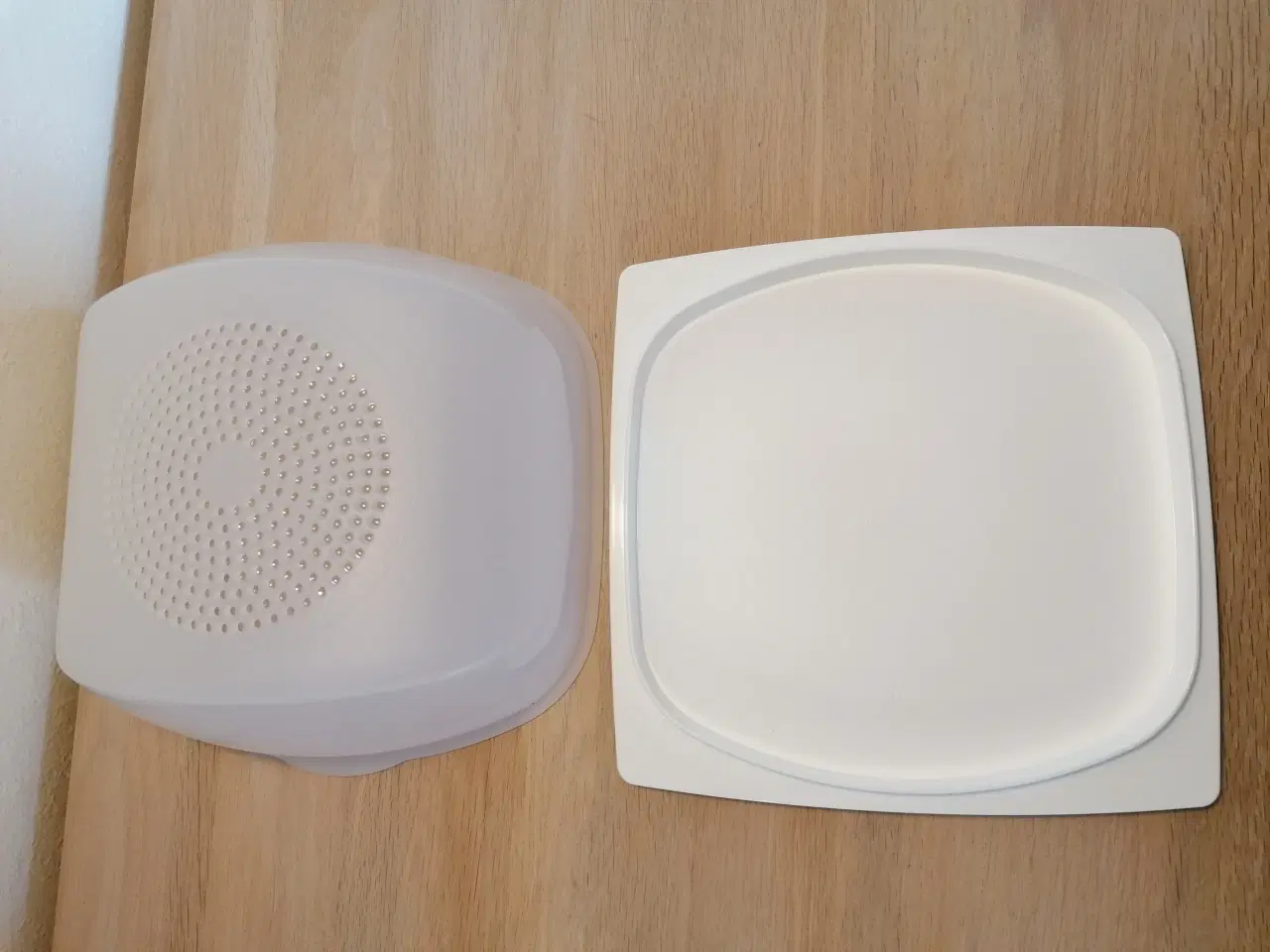 Billede 3 - Tupperware hvide ostebokse med membran