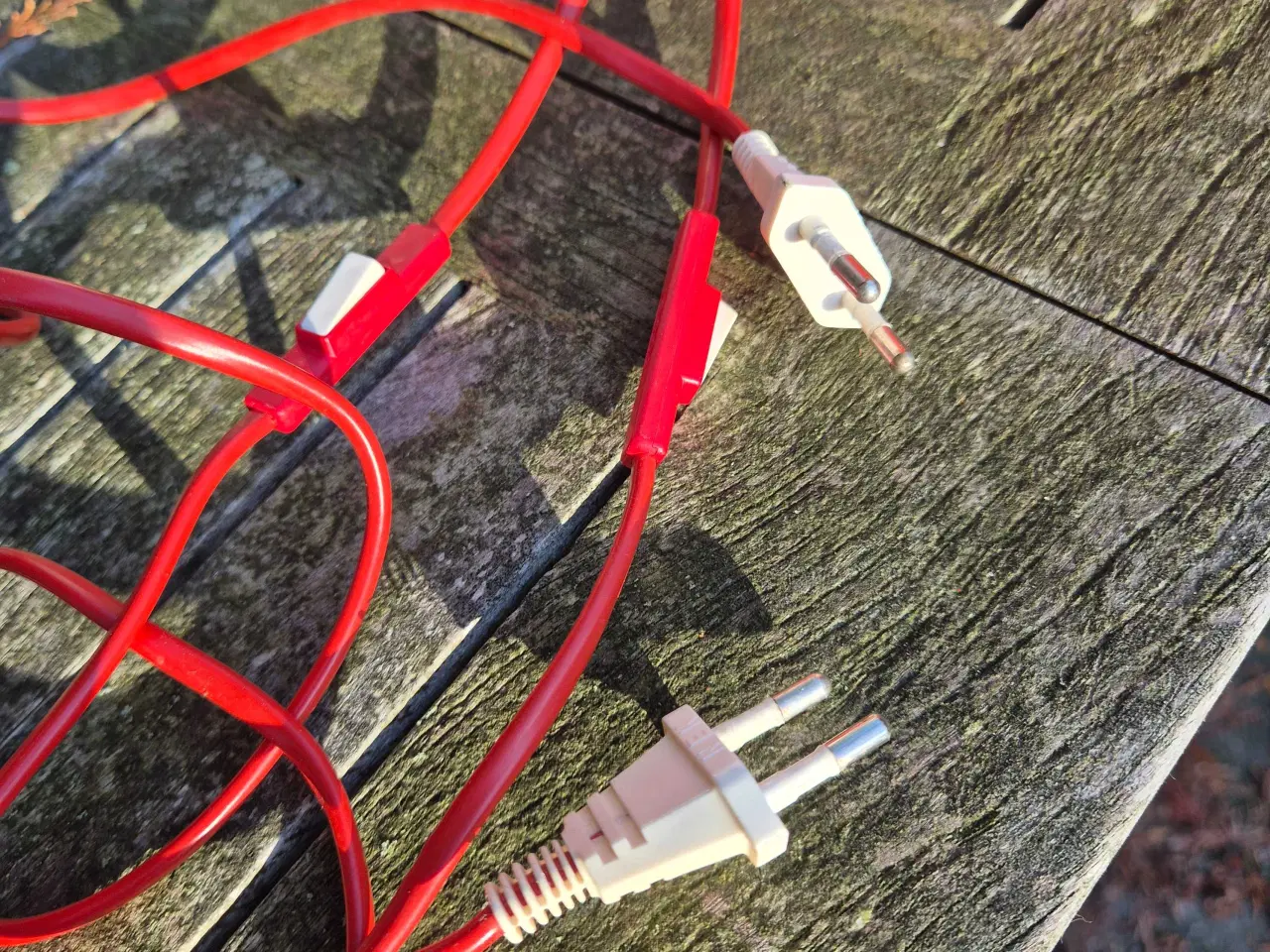 Billede 13 - Velholdte rødorange magnetlamper 