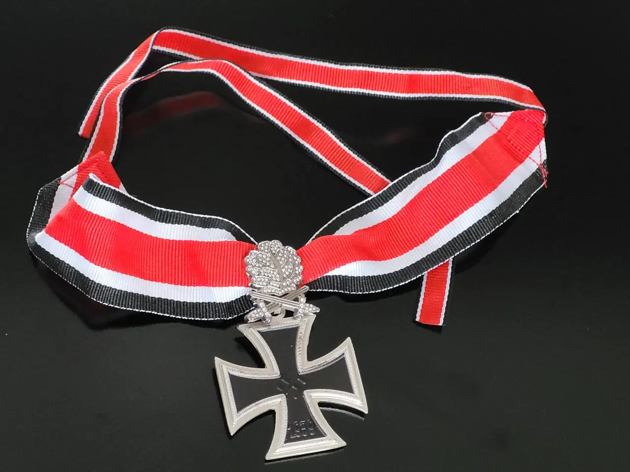 Billede 1 - Jernkorsets Ridderkors i sølv(farvet) vedhæng