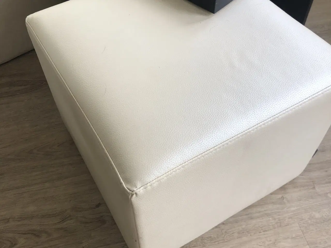 Billede 3 - Sofabord - inkl. skamler
