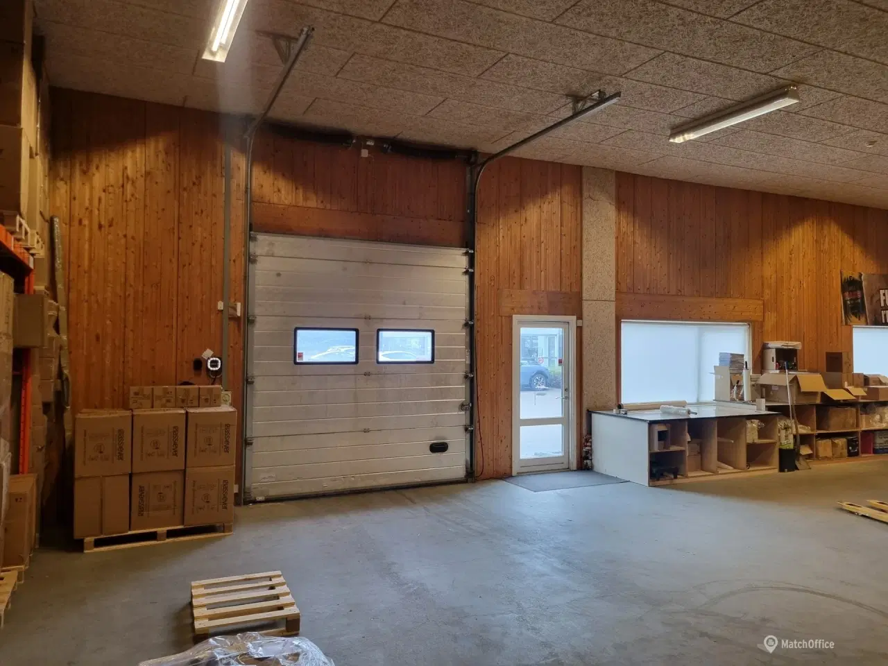 Billede 3 - Lager med pænt kontor