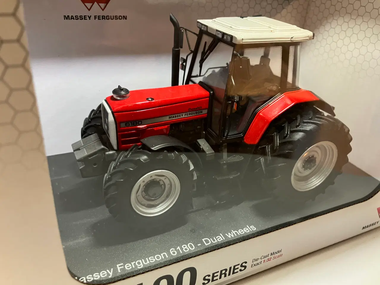 Billede 1 - 1:32 Massey Ferguson 6180 4WD Dual