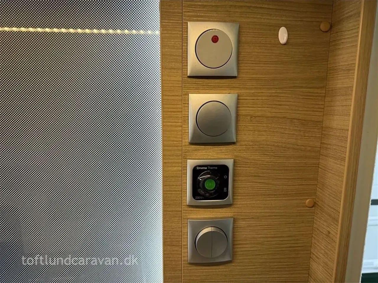 Billede 15 - 2015 - Adria Adora 482 LU   Superflot. Enkeltsenge, m/MOVER+GULVVARME+STORT KØL+ISABELLA FORTELT mv.