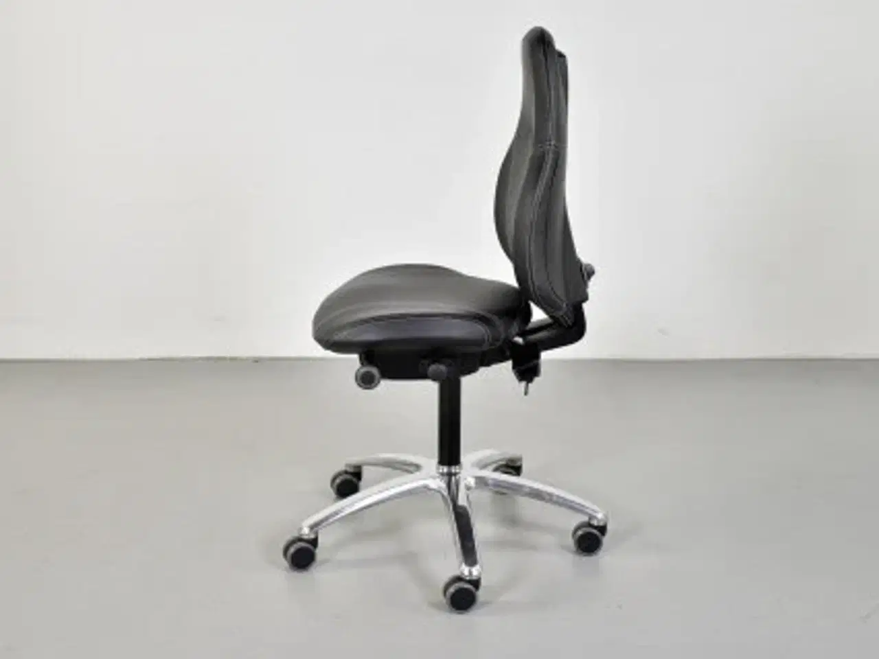 Billede 2 - Rh mereo 220 kontorstol med sort læder og blank fod