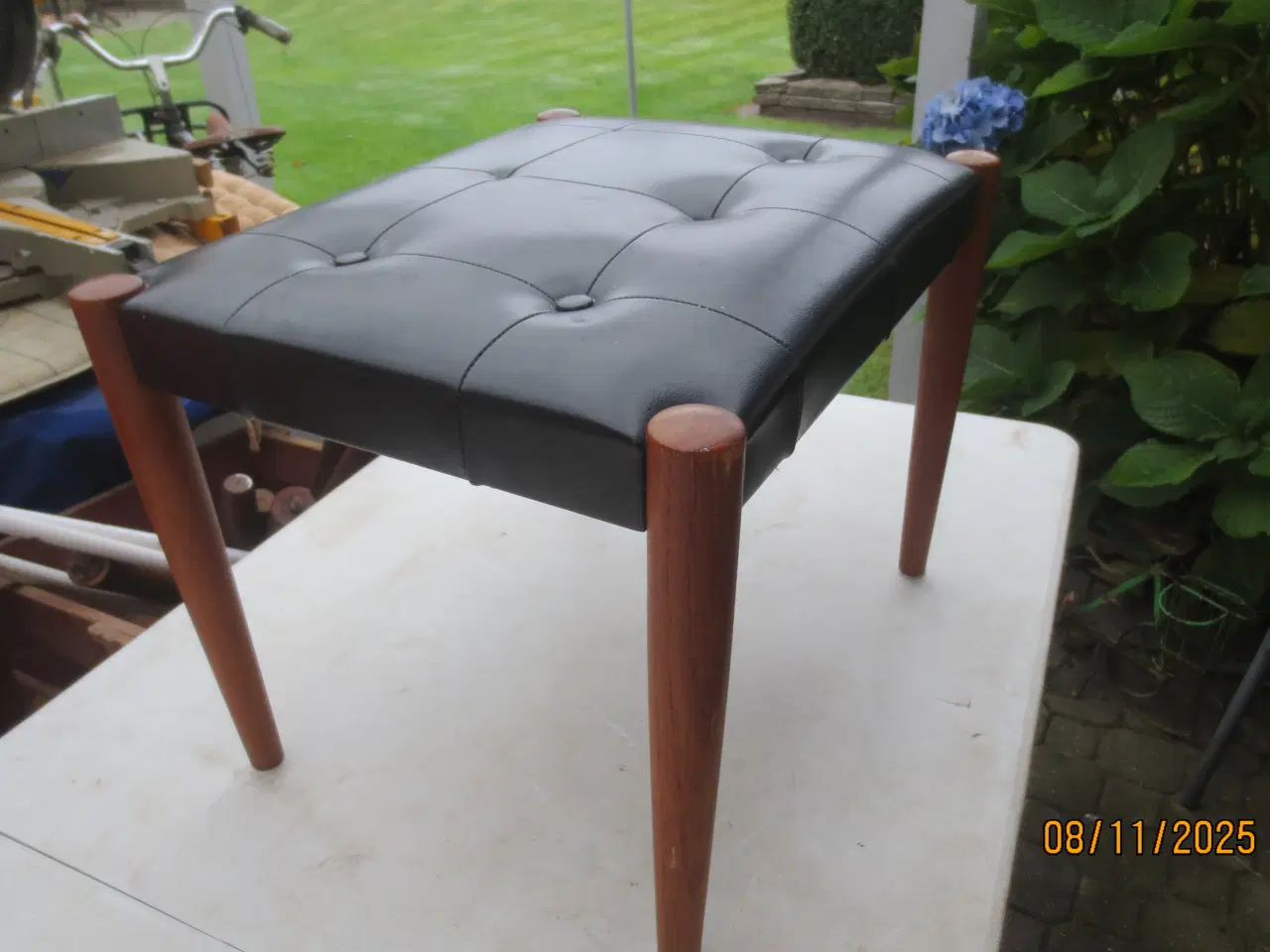 Billede 1 - 1 stk Erik Jørgensen Fodskammel med Teak ben