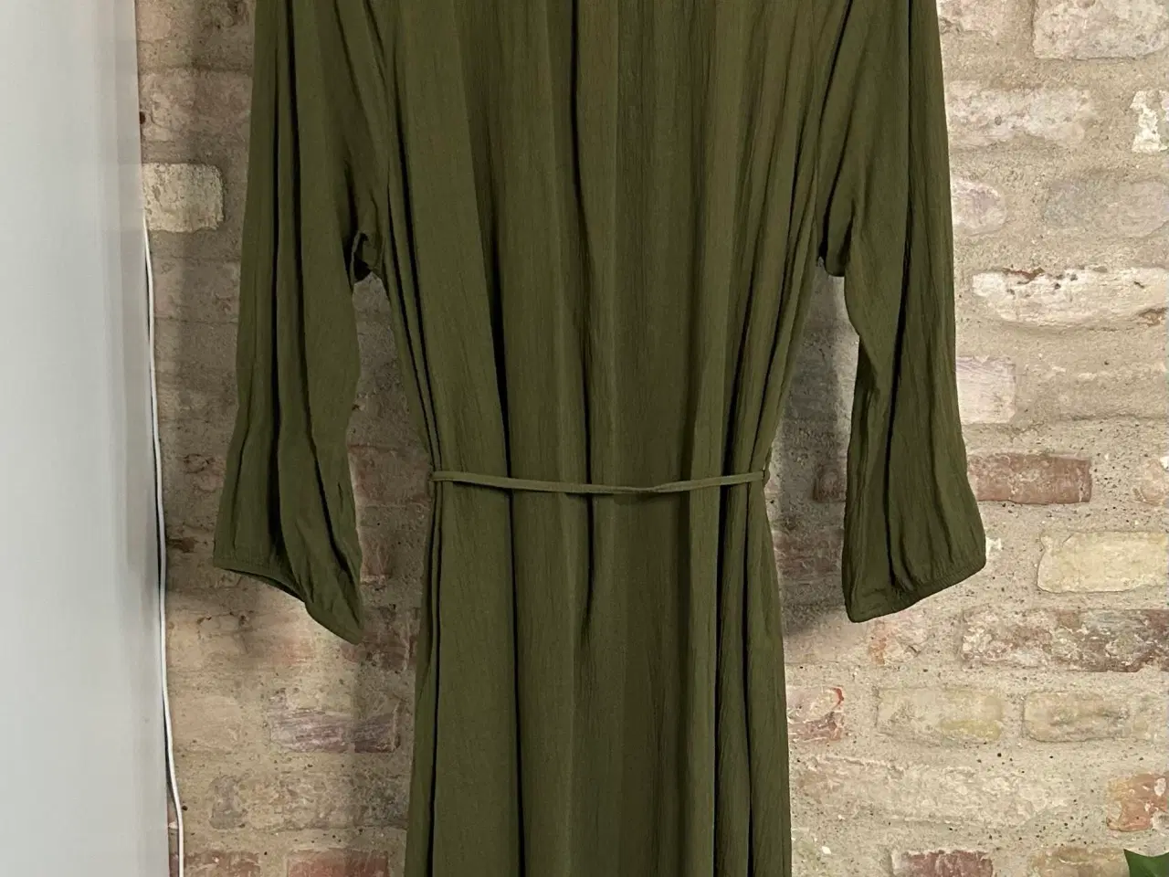 Billede 3 - Basic Apparel kjole