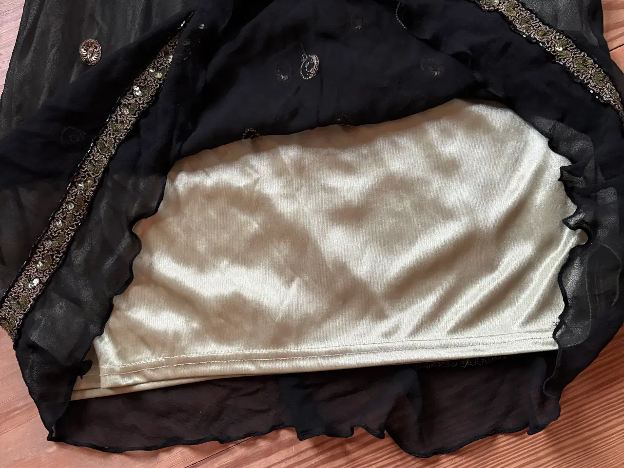 Billede 2 - Cocktail kjole i Silke - Str. M - grøn/sort