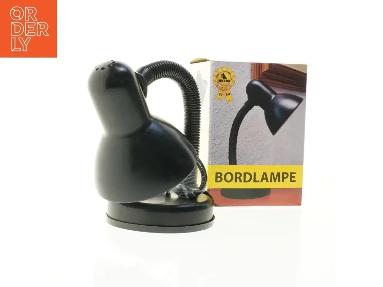 Billede 1 - Sort bordlampe fra Netto (str. 40 w. diameter, ø 13 cm. skærm ø, 12,5 cm. højde, 35 cm)