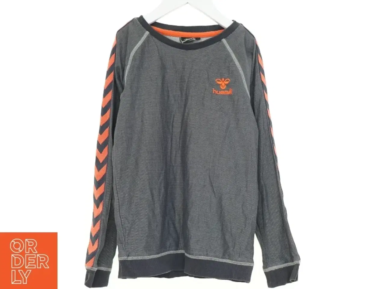 Billede 1 - Bluse fra Hummel (str. 134 cm)
