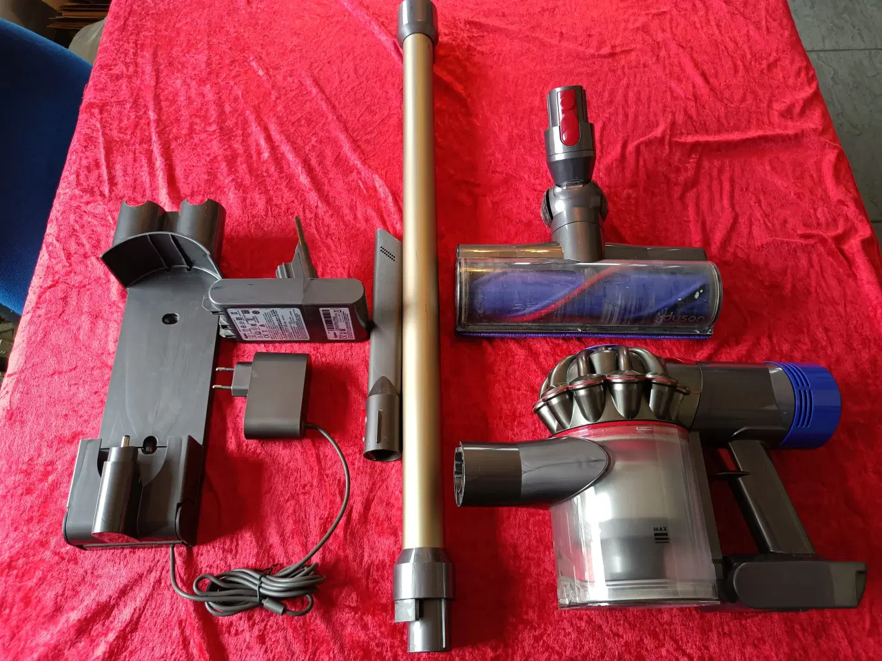 Billede 1 - Dyson støvsuger m/tilbehør