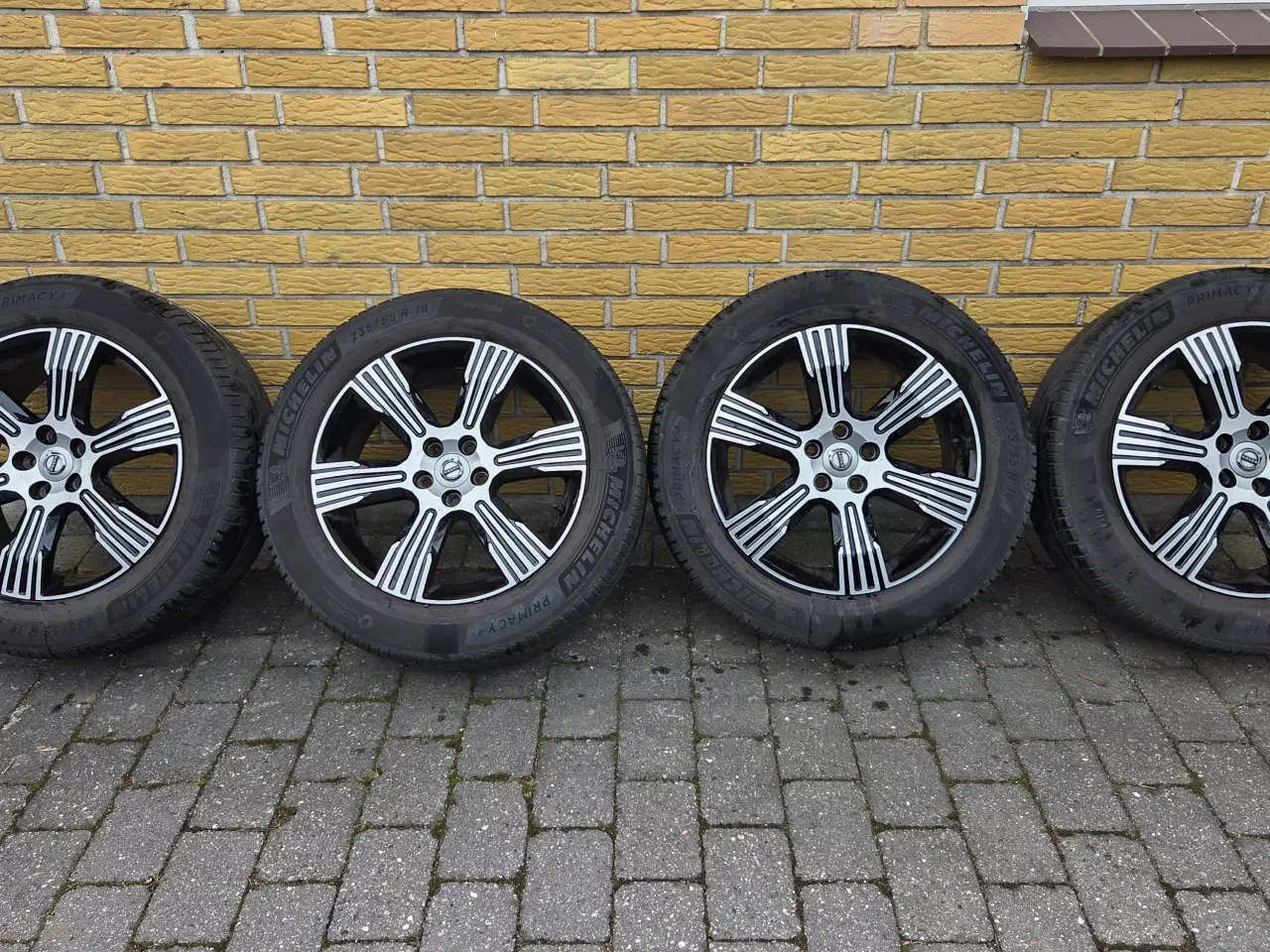 Billede 1 - Volvo XC40 Sommerhjul, gode Michelin Primacy4 dæk