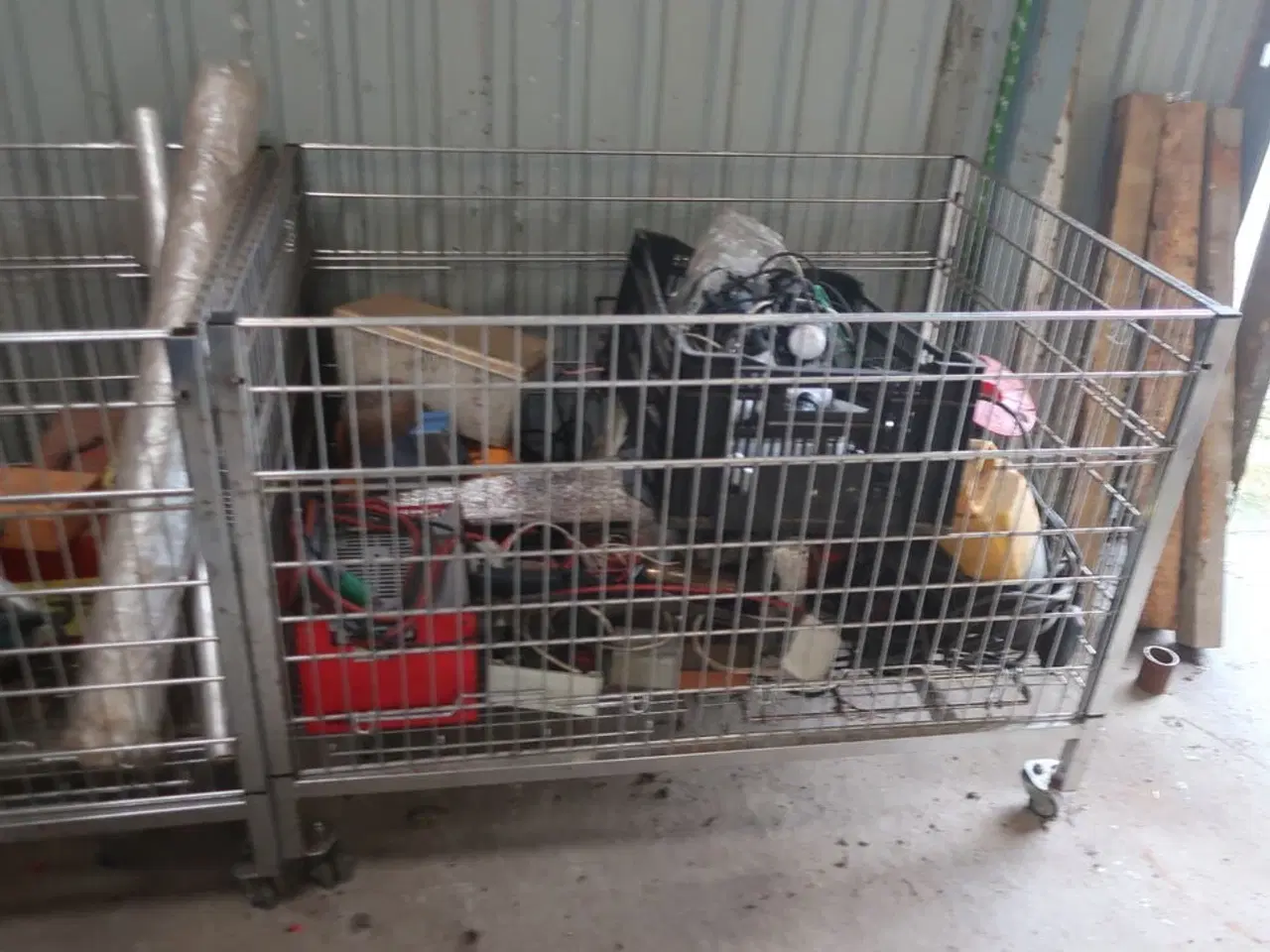 Billede 30 - 2 stk. rullebukke, paller, reoler, reservedele, værktøj, stiger m.m.