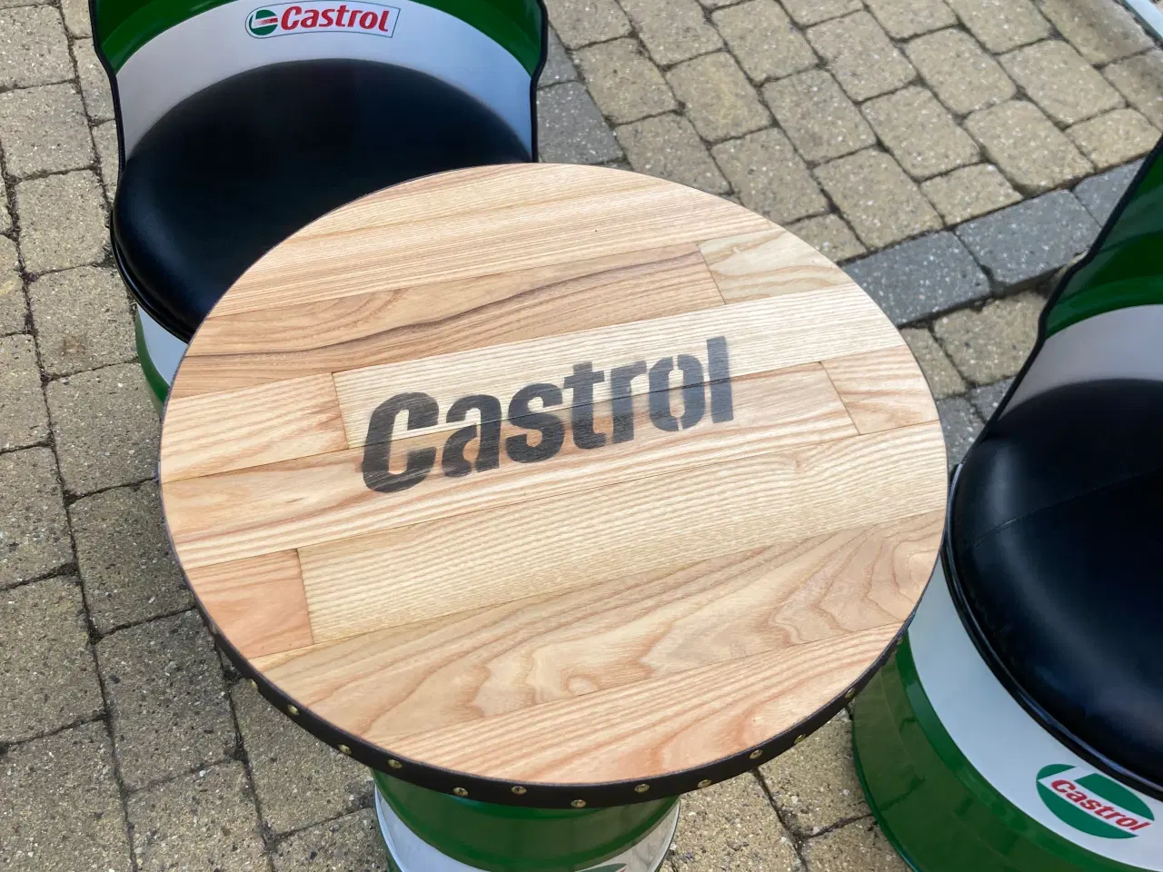 Billede 6 - Castrol bord og stole - onebyschmidt - olietønde