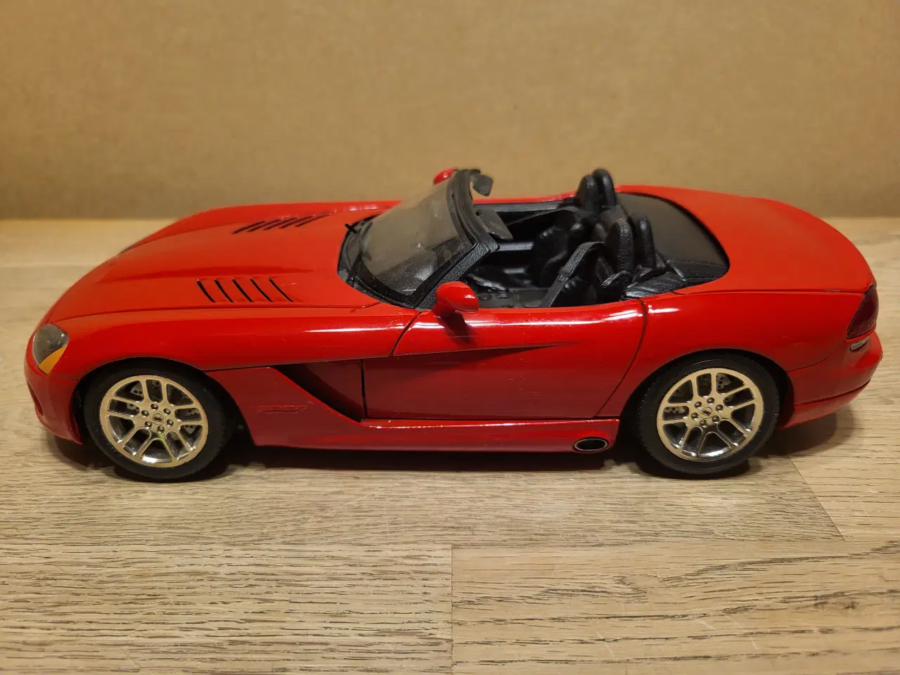 Billede 3 - Modelbil, Dodge Viper SRT-10.  Skala 1/18.