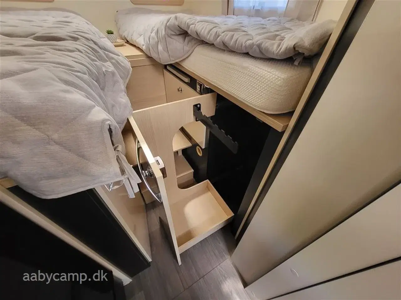 Billede 17 - 2024 - Autostar Performance 680 LJ-FD Automatgear. Solceller. 200 Ah Lithium Batteri. 2000w Inverter. Varme på Spildevandstank. Cykelstativ med El hejs. KUN 5500 KM!!!