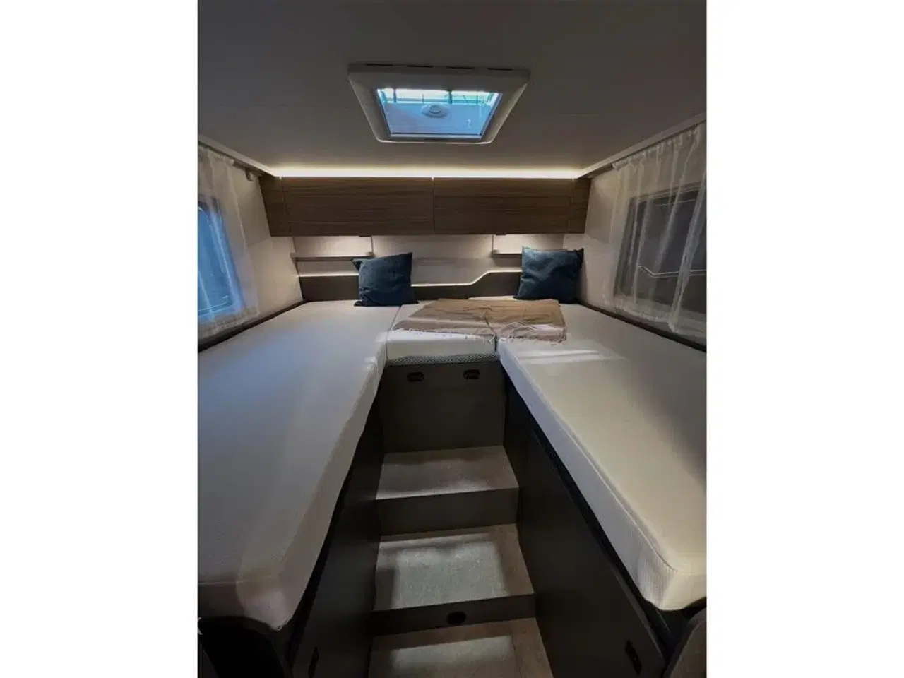 Billede 3 - 2026 - Etrusco I 7400 SBC Scandic Edition   Etrusco by Hymer er Italiensk Elegance og Komfort fra Hinshøj Caravan