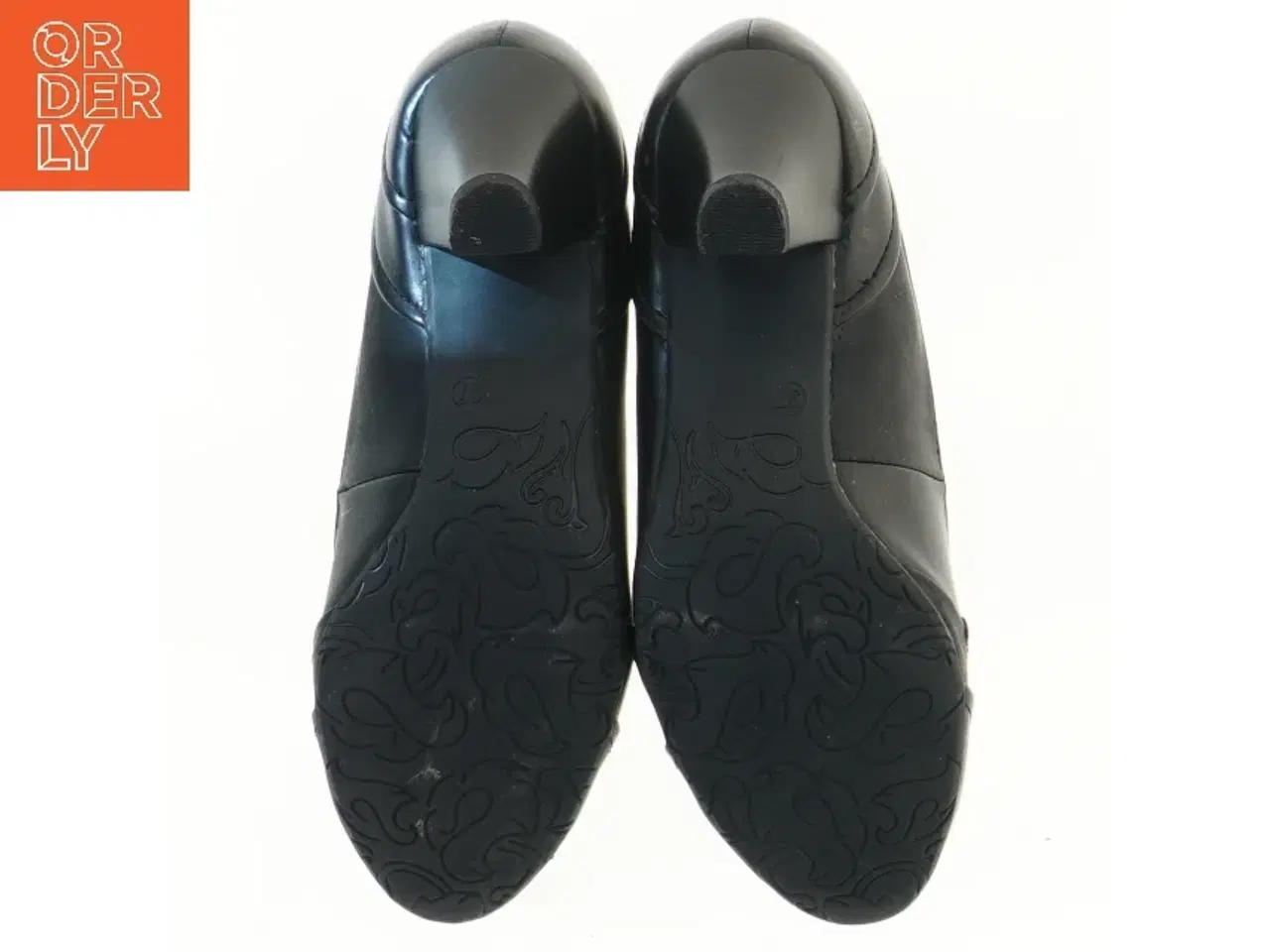 Billede 3 - Sort damesko med hæl fra Units (str. 37 )