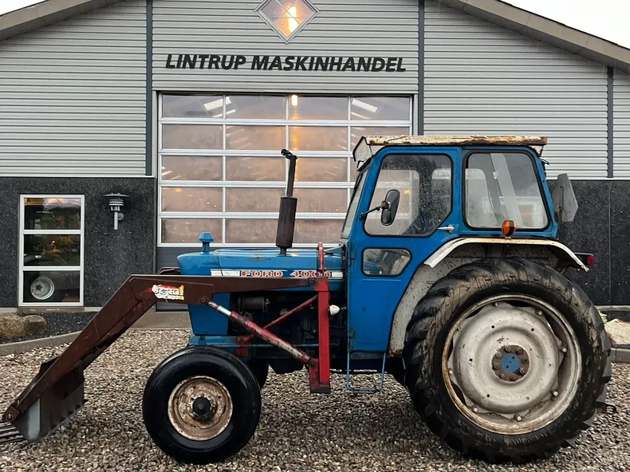 Billede 10 - Ford 4000 Y med frontlæsser monteret på