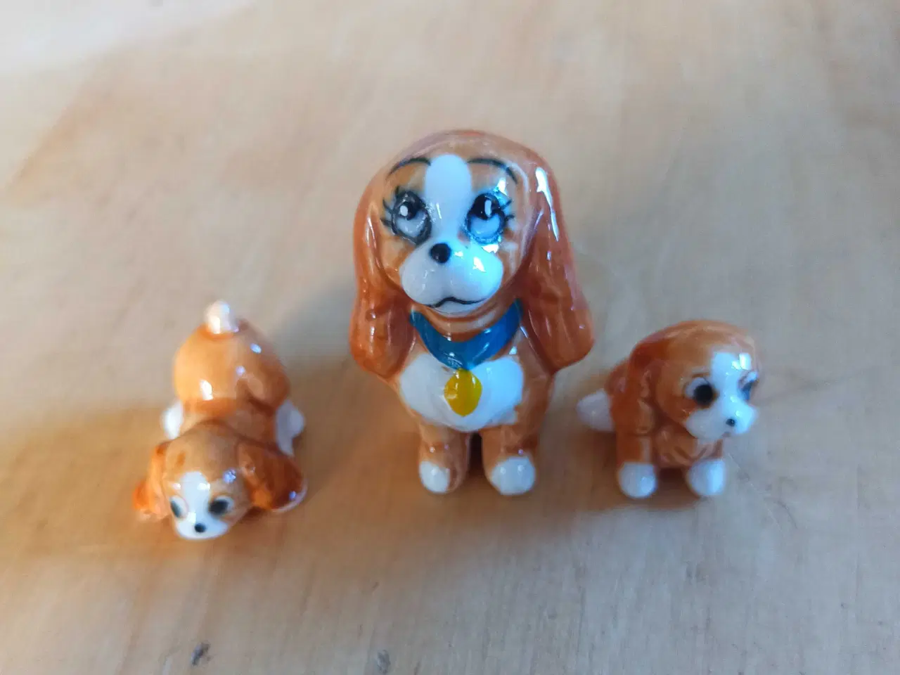 Billede 1 - Lady og hvalpe - porcelænsfigurer