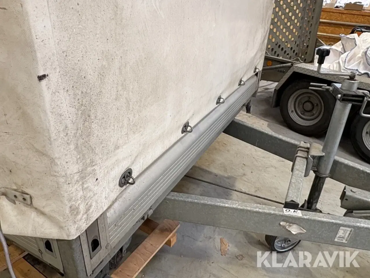 Billede 12 - Gardin trailer Unsinn GTP 2636 med isoleringsmaskine monteret