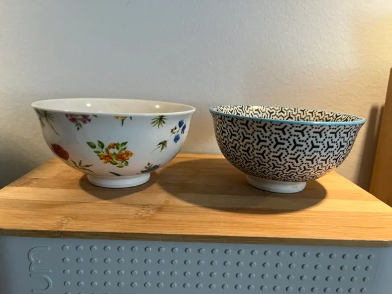 Billede 4 - 2 Hella skåle med unikke mønstre - fin stand