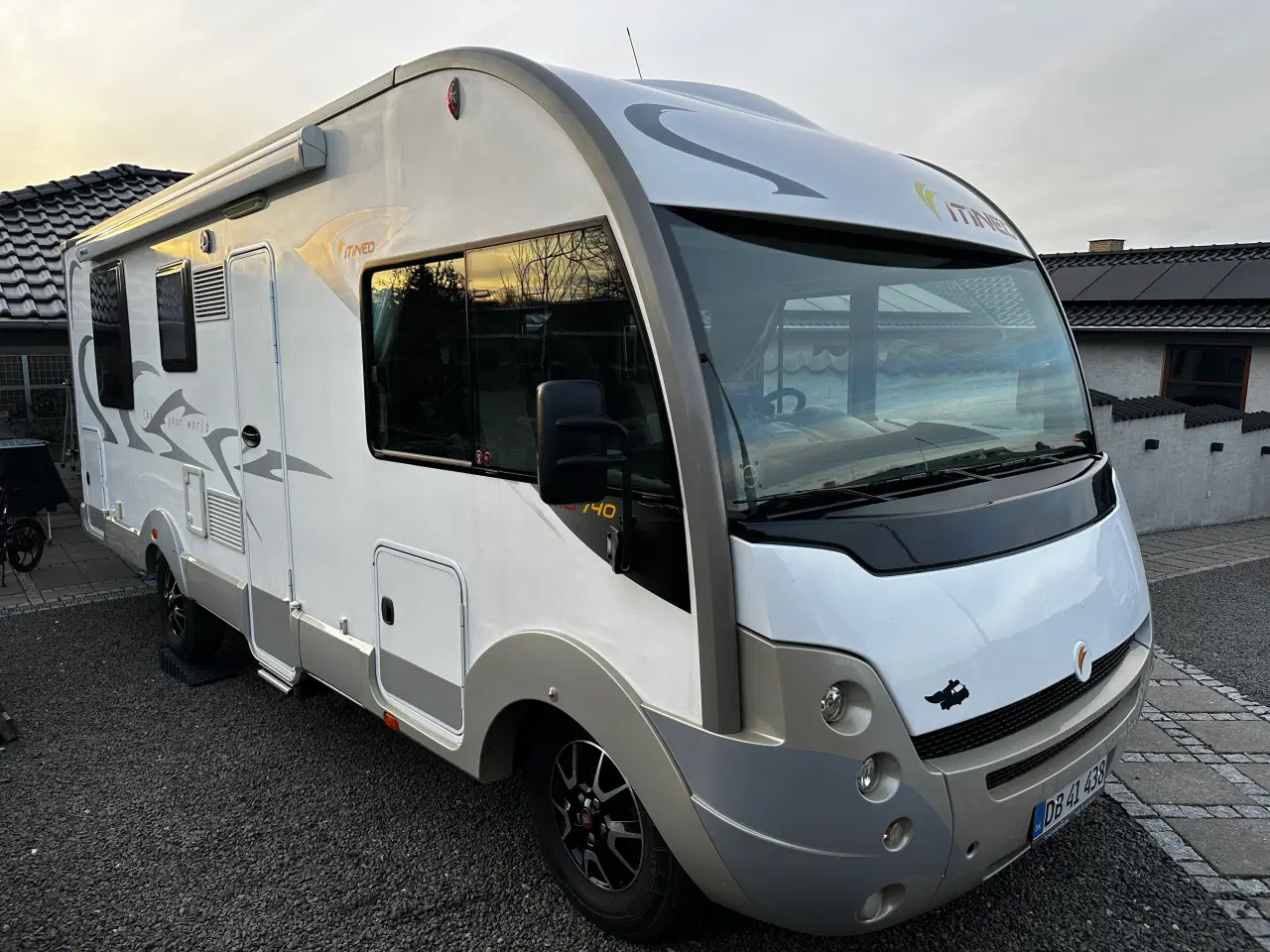 Billede 3 - Velholdt helintegreret ITINEO MB740 autocamper