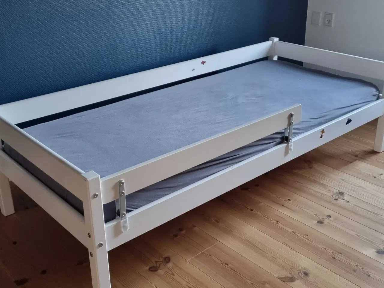 Billede 1 - Juniorseng med madras