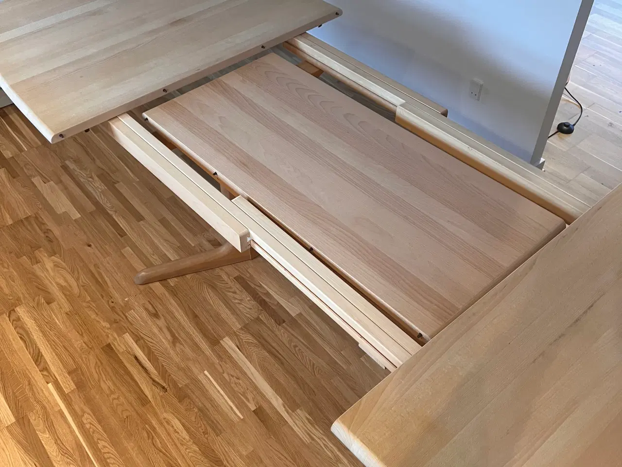 Billede 6 - Skovby spisebord med tillægsplader 