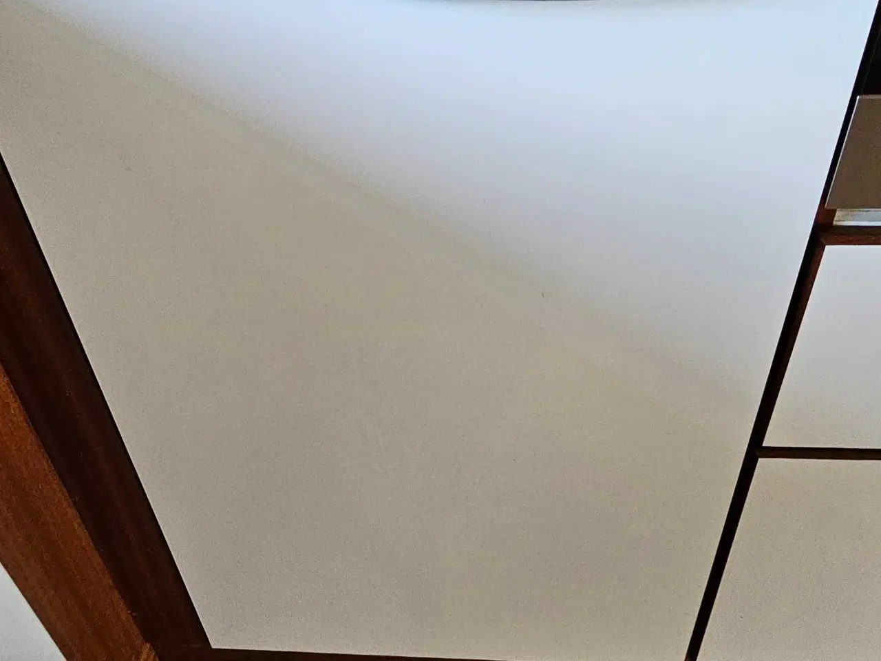 Billede 9 - Svane køkken hvid laminat med trækanter