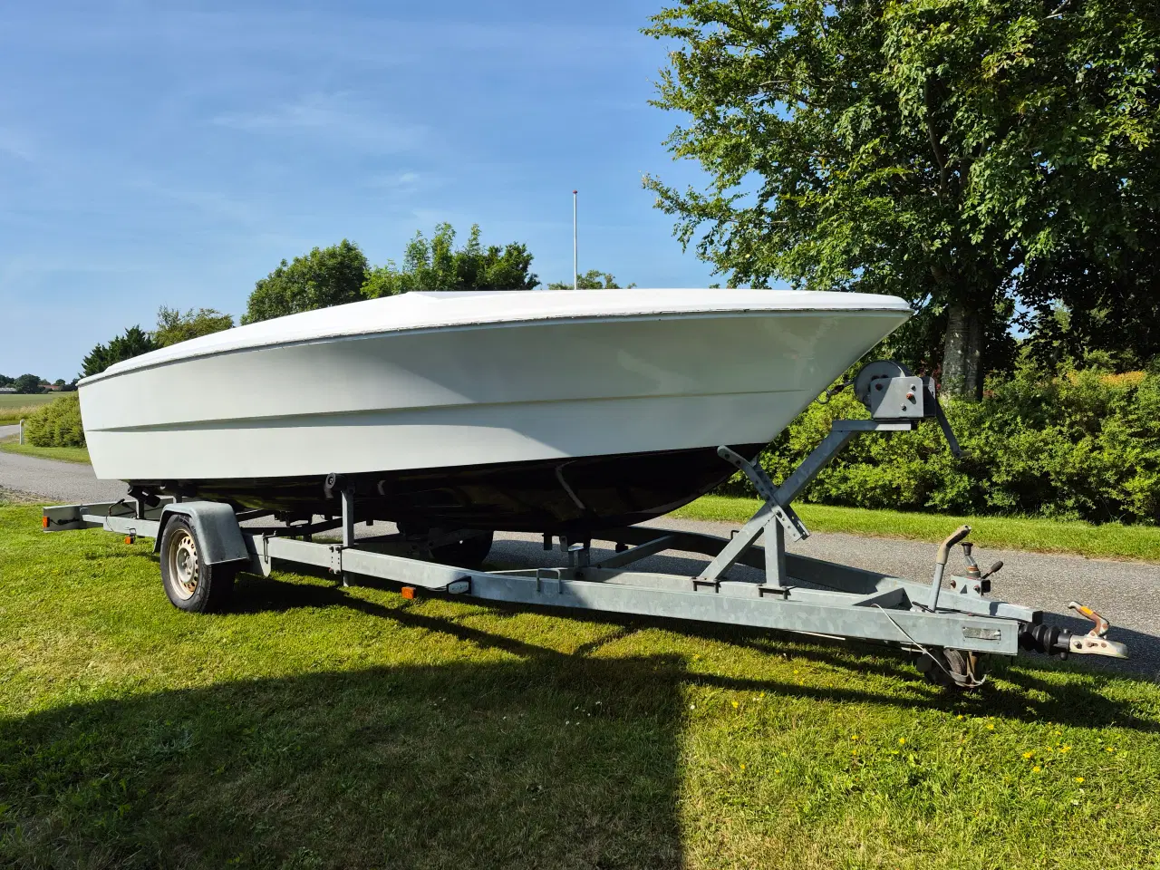 Billede 1 - Nysynet Selandia 1300kg bådtrailer + 175Hk yamaha 