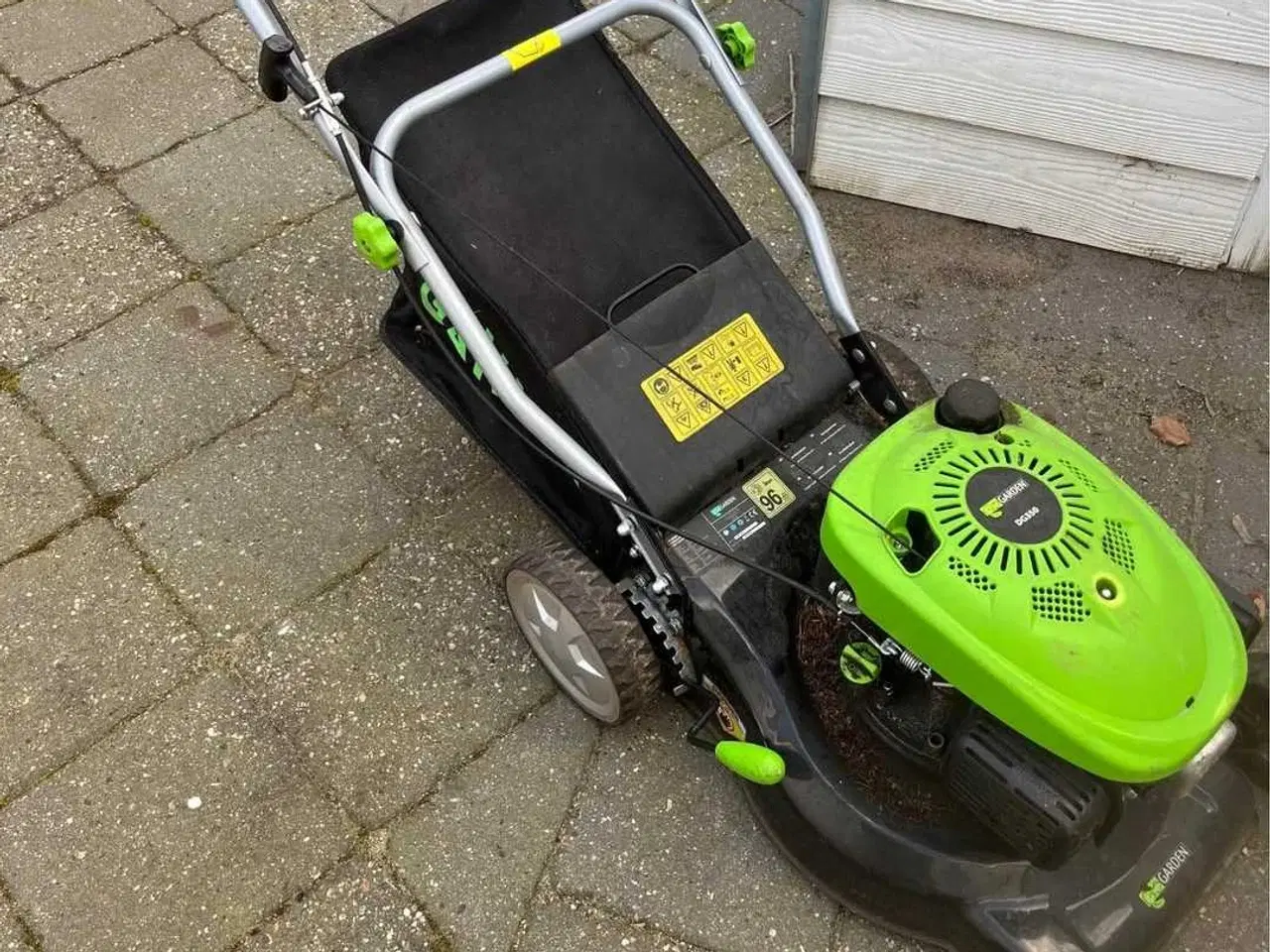 Billede 5 - Plæneklipper  sælges  ellers  byttes  bud  modtage