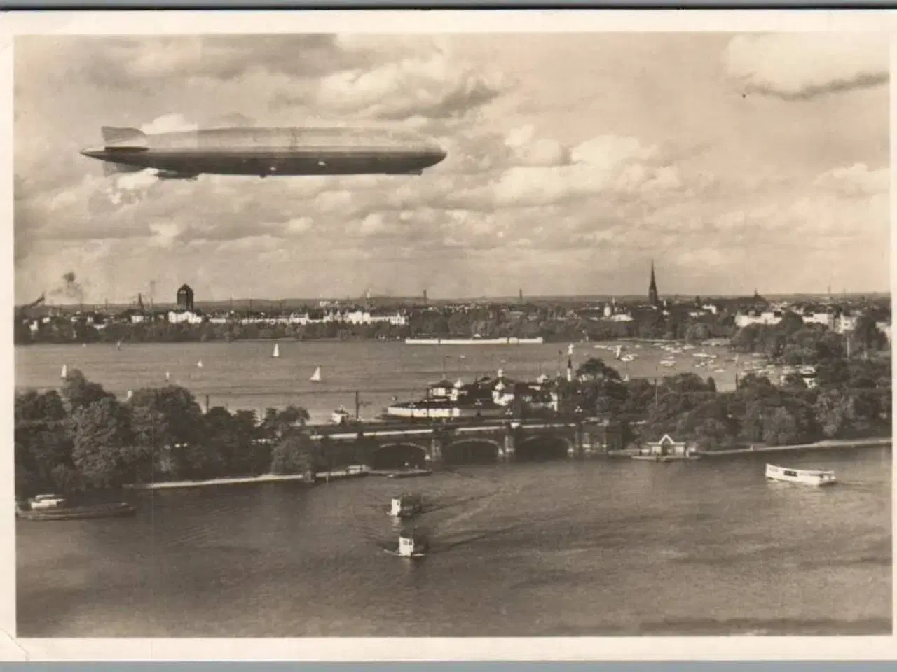 Billede 1 - Graf Zeppelin over Hamburg - Brugt