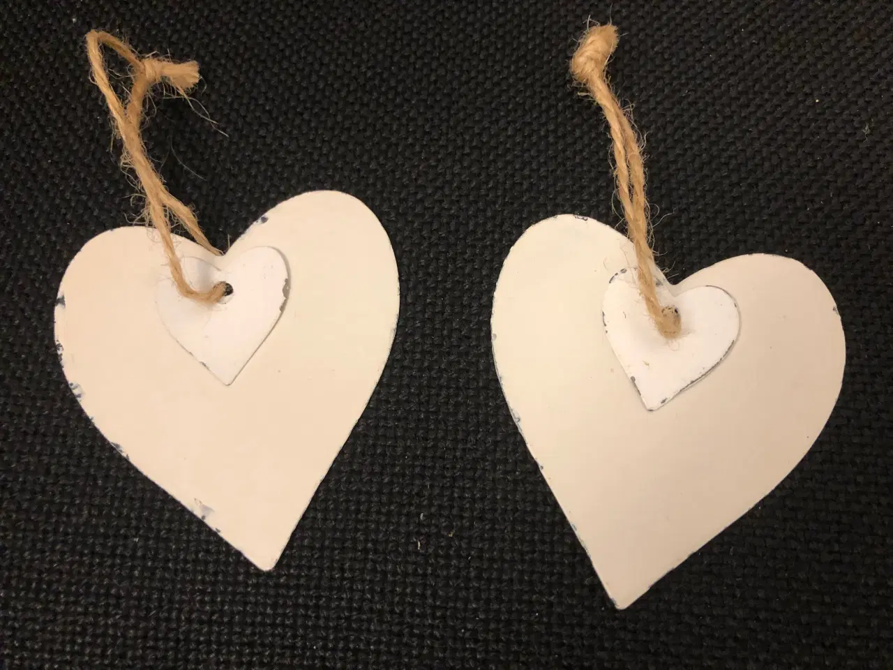 Billede 1 - Hvide hjerter i metal - til ophæng 