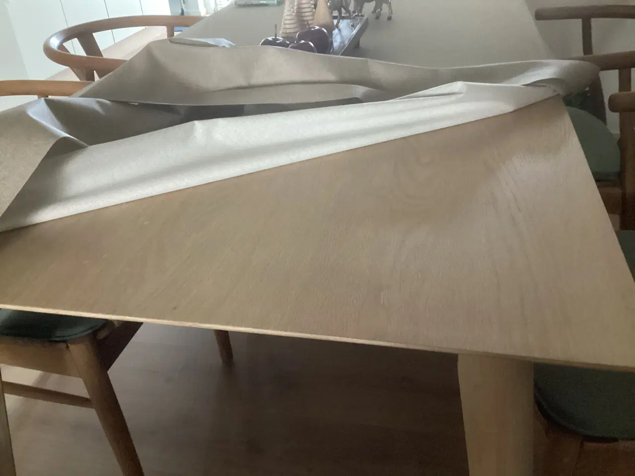 Billede 3 - Spisebord med udtræk i hvidolieret massiv eg.