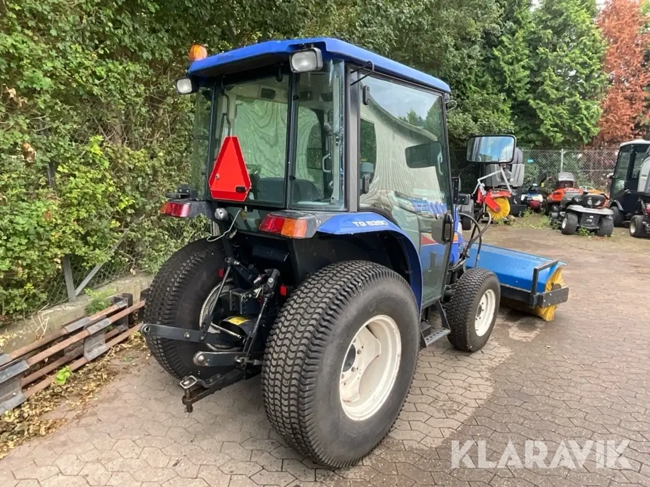 Billede 3 - Traktor Iseki TG5390 med kost og plov