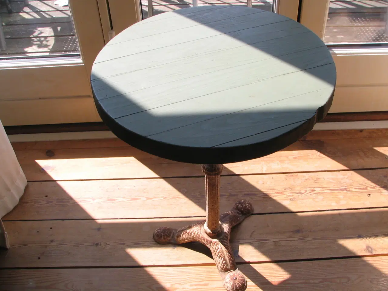 Billede 1 - Cafébord med træplade