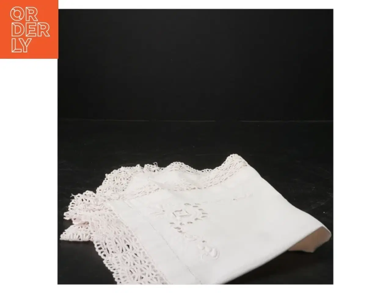 Billede 2 - Vintage broderet serviet (str. 45x45 cm)