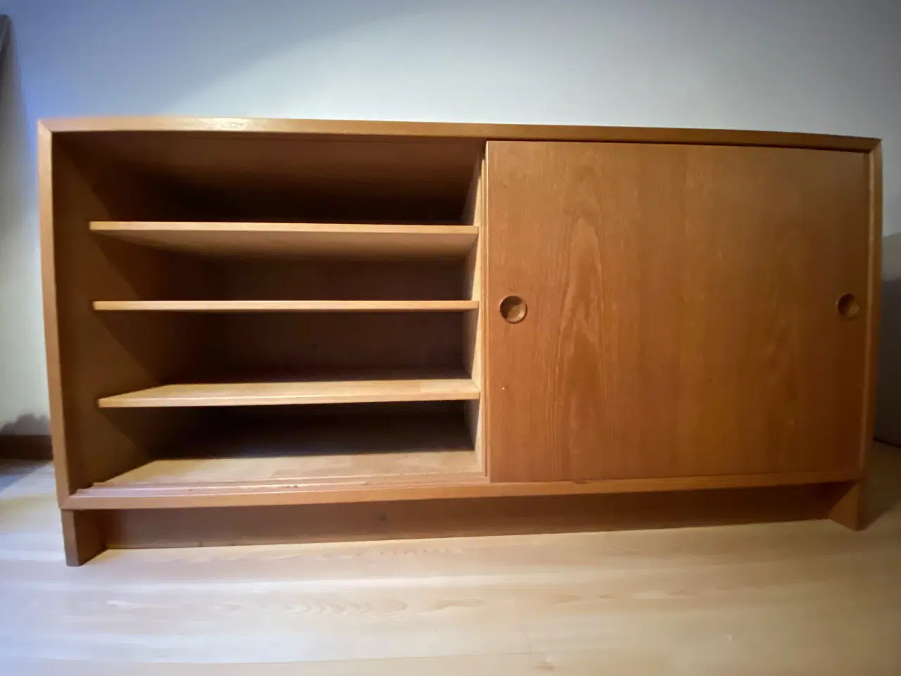 Billede 2 - Børge Mogense skab