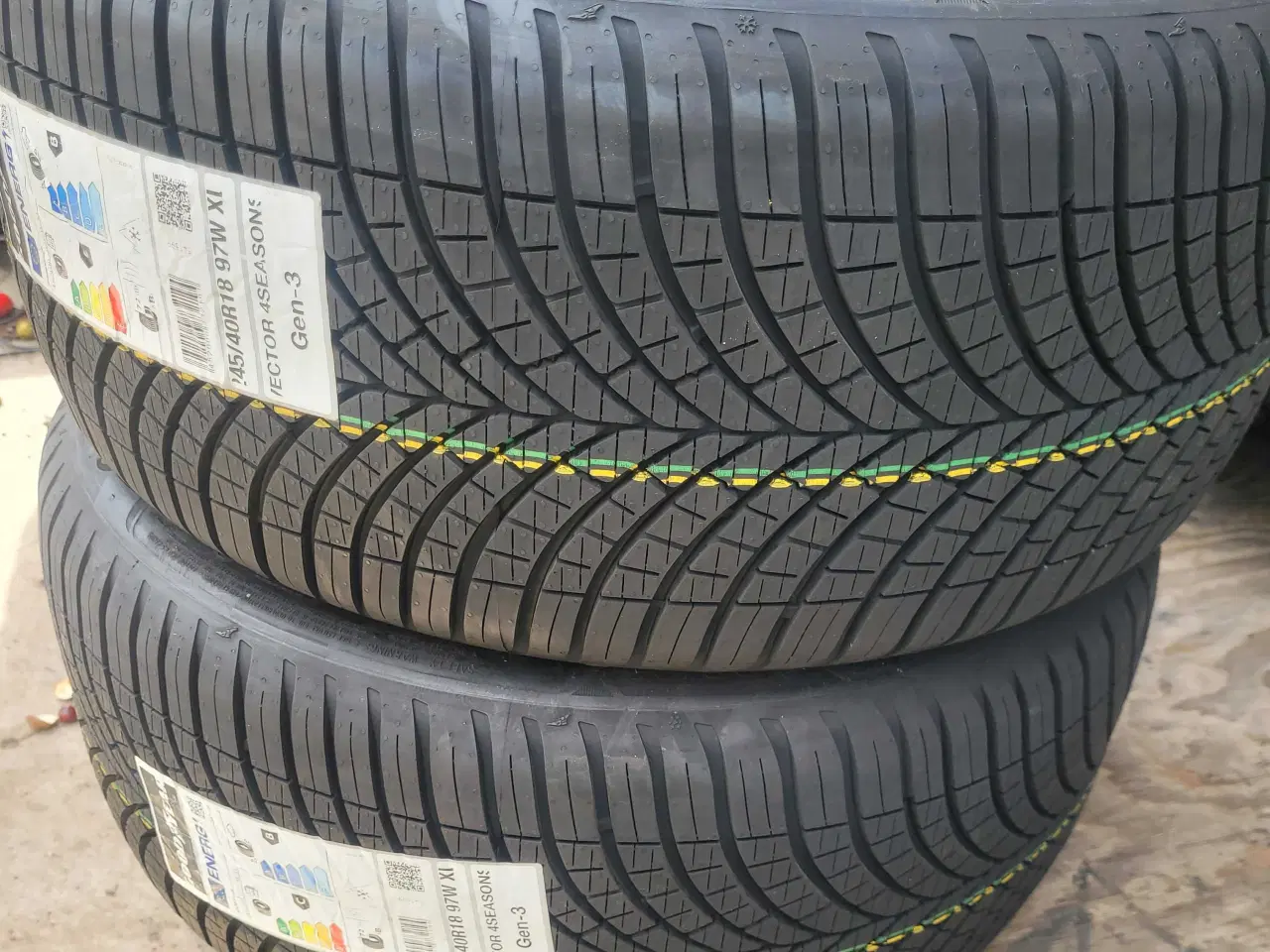 Billede 2 - 245/40 R 18 Goodyear 