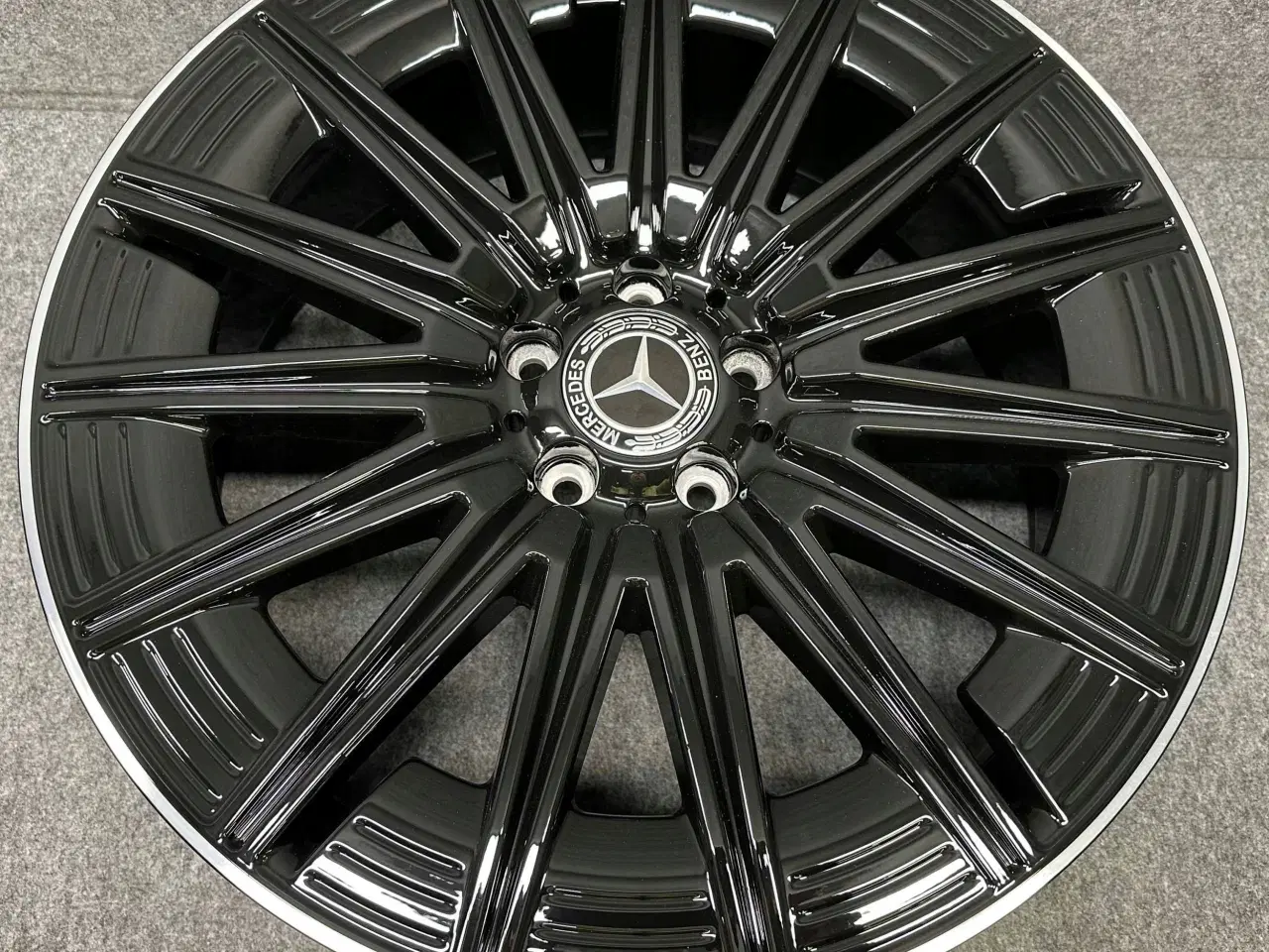 Billede 3 - ALUFÆLGE MERCEDES GLA GLB KLASSE AMG 247 X247 20"