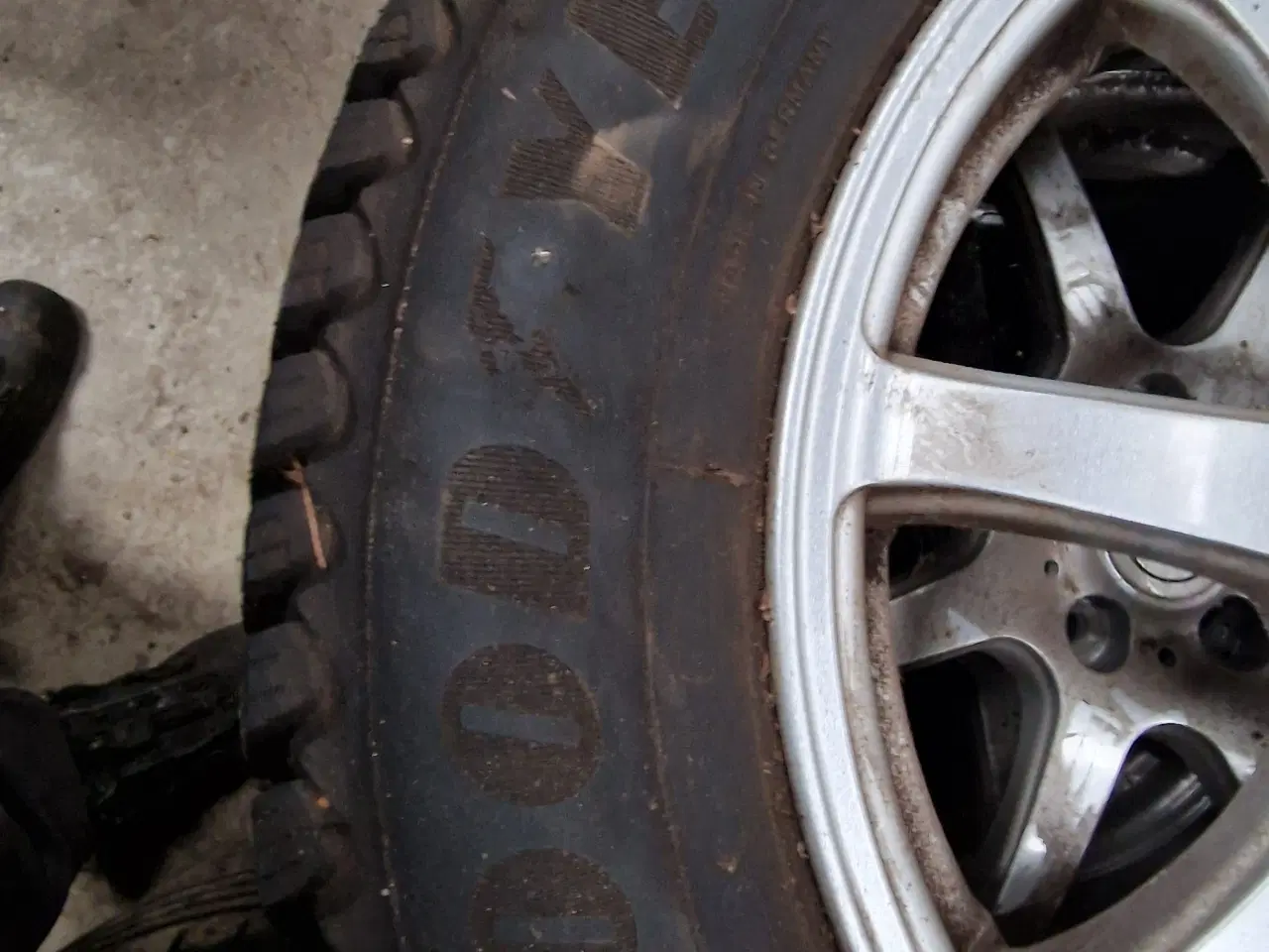 Billede 1 - Pigdæk 215/65r16 98T