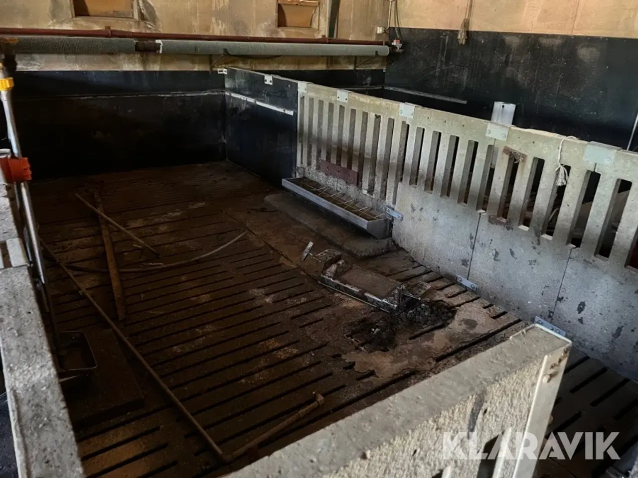 Billede 11 - Grisestier med beton inventar og foderautomater 8 styk