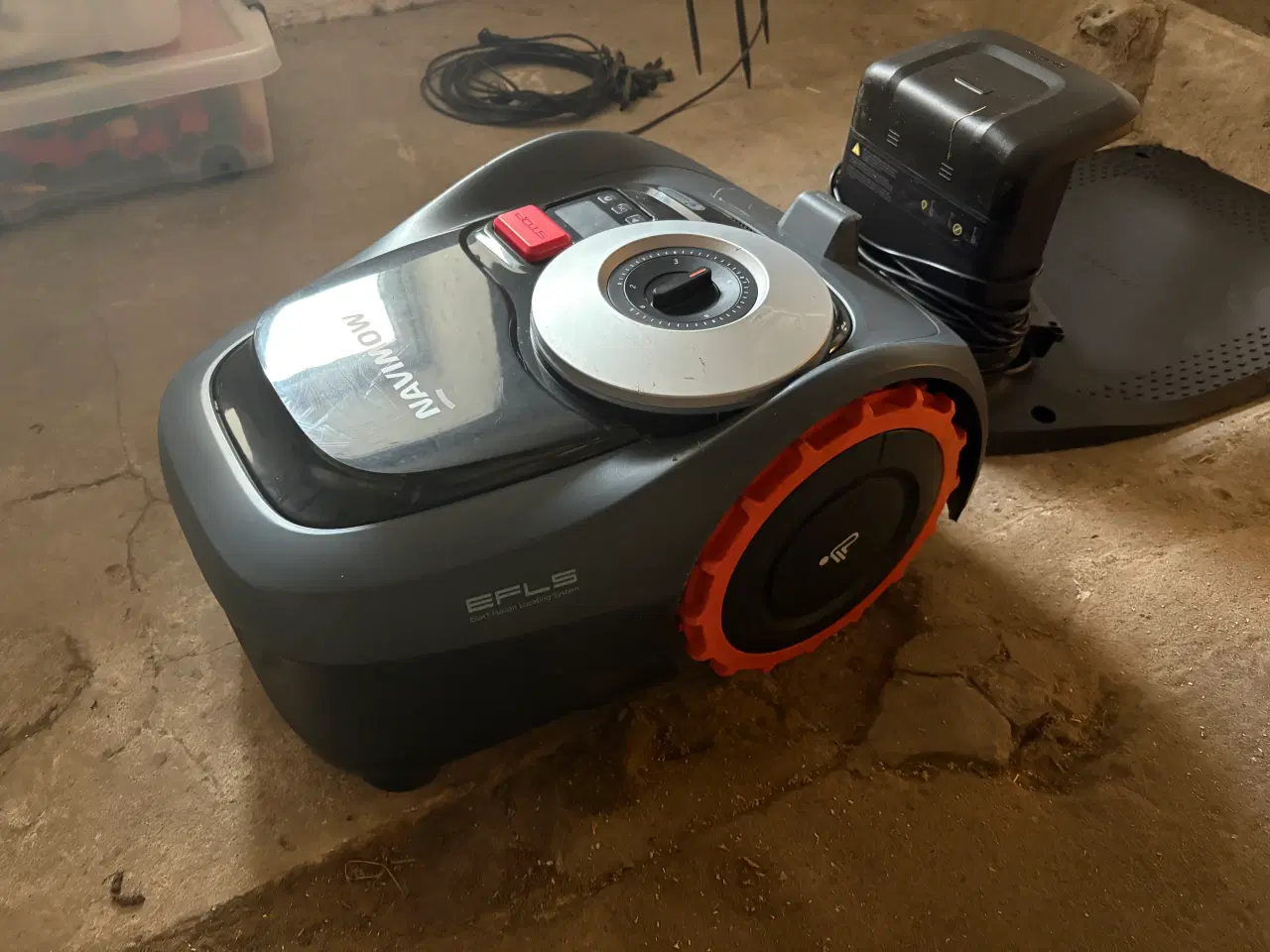 Billede 1 - Robot plæneklipper 