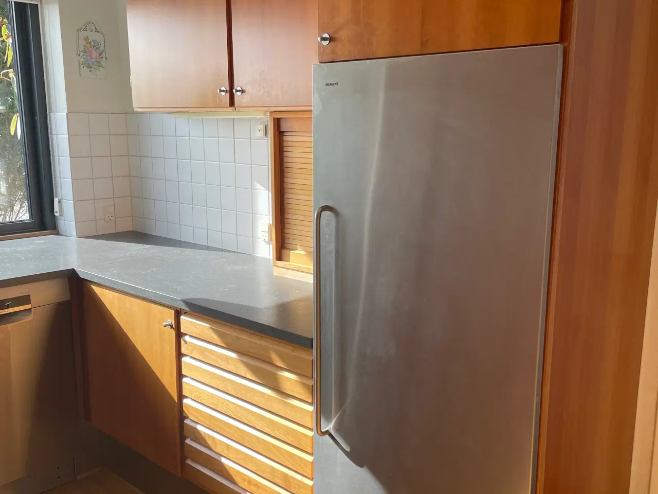 Billede 3 - UNOFORM køkken i kirsebærtræ