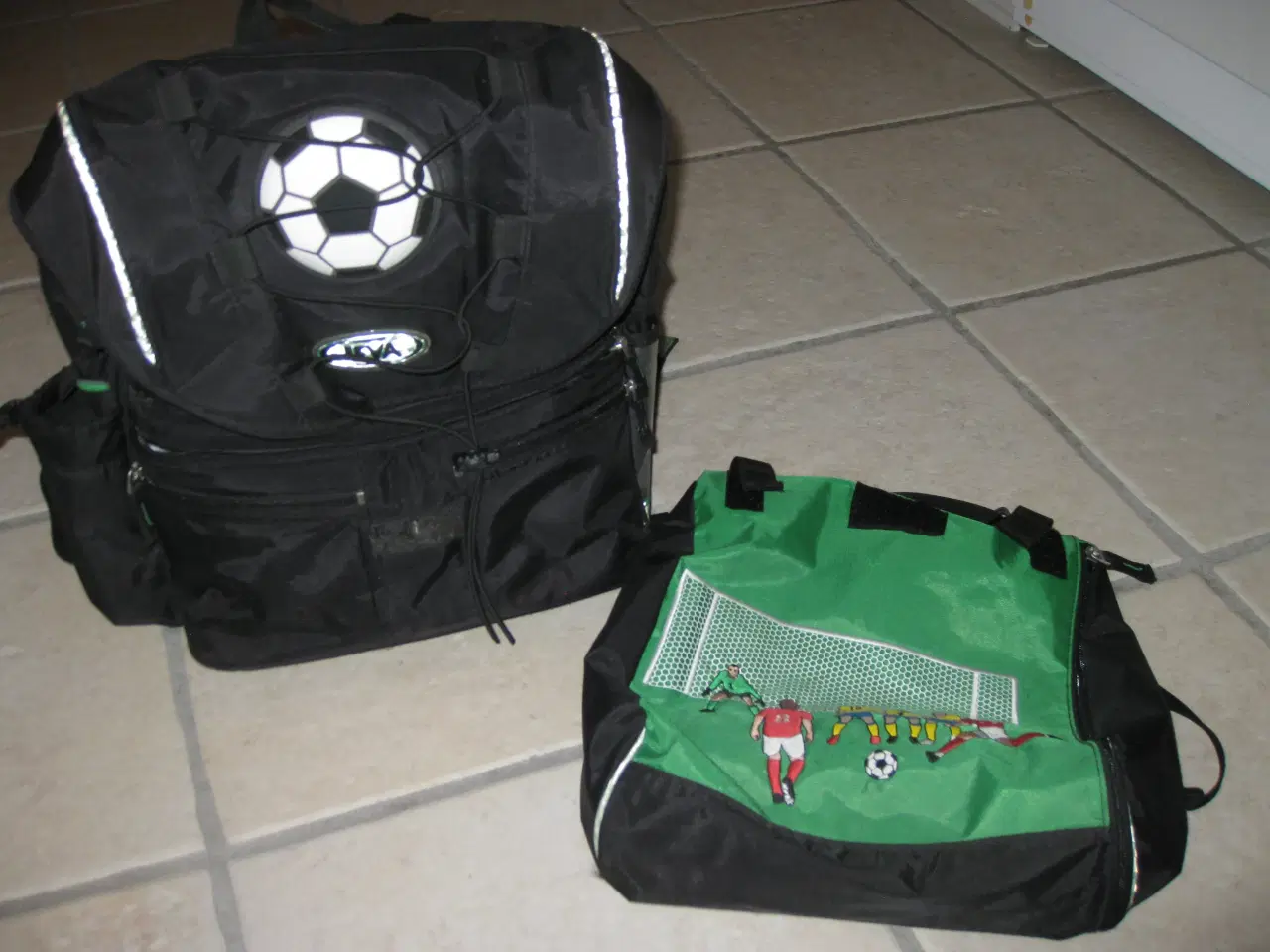 Billede 4 - Jeva skoletaske til fodbolddrengen